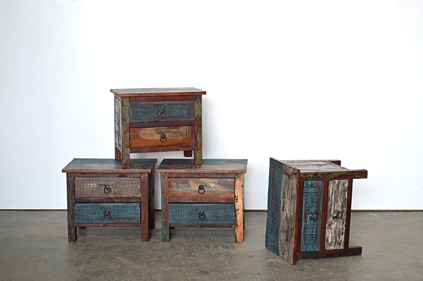 comodino vintage retro legno massello riciclato mobili indiani online 