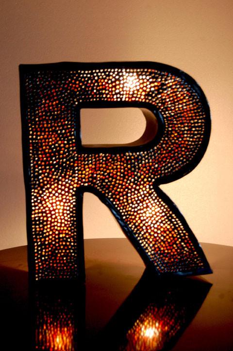 Lampada A Alphabet in Aluminio lavorato con inserti in vetro colorato -A LAMP- - lapagoda.net