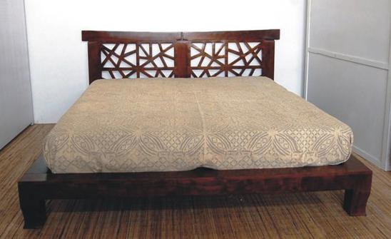 Letto Matrimoniale in Legno Massello Country Rustico con testata intagliata - lapagoda.net