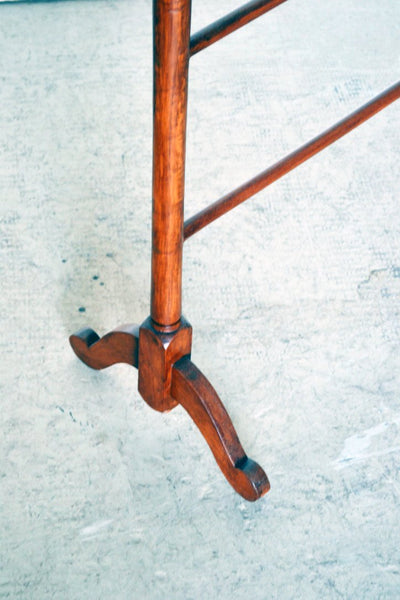 Portasciugamani coloniale inglese originale in Teak proveniente da Mumbai - lapagoda.net