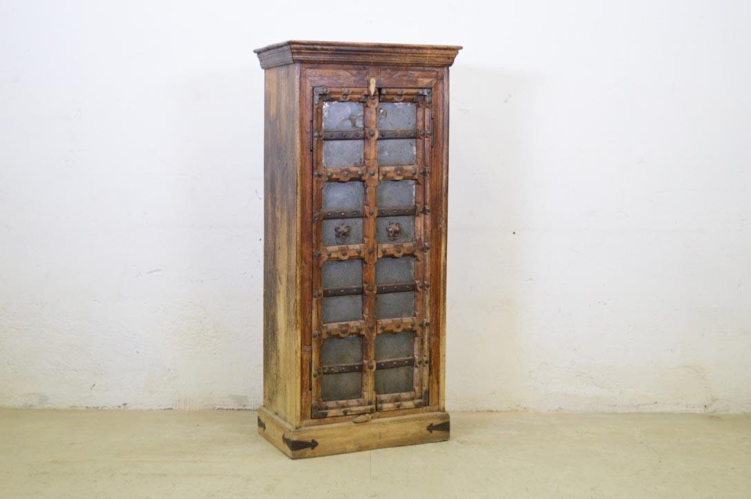 Armadio etnico indiano porte vecchie in teak e palissandro con borchie metallo ottone 2 ante - lapagoda.net