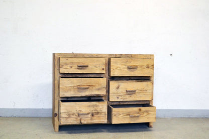 Cassettone vecchie assi riciclate
