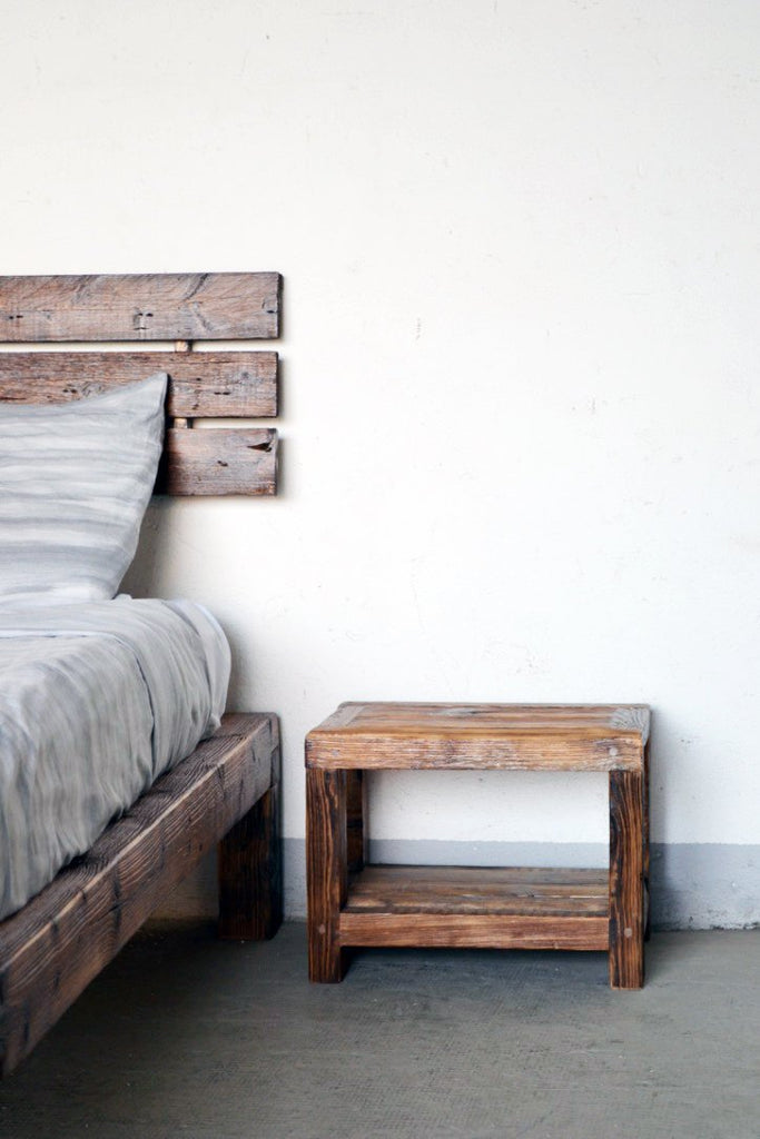 set letto comodino in legno riciclato larice