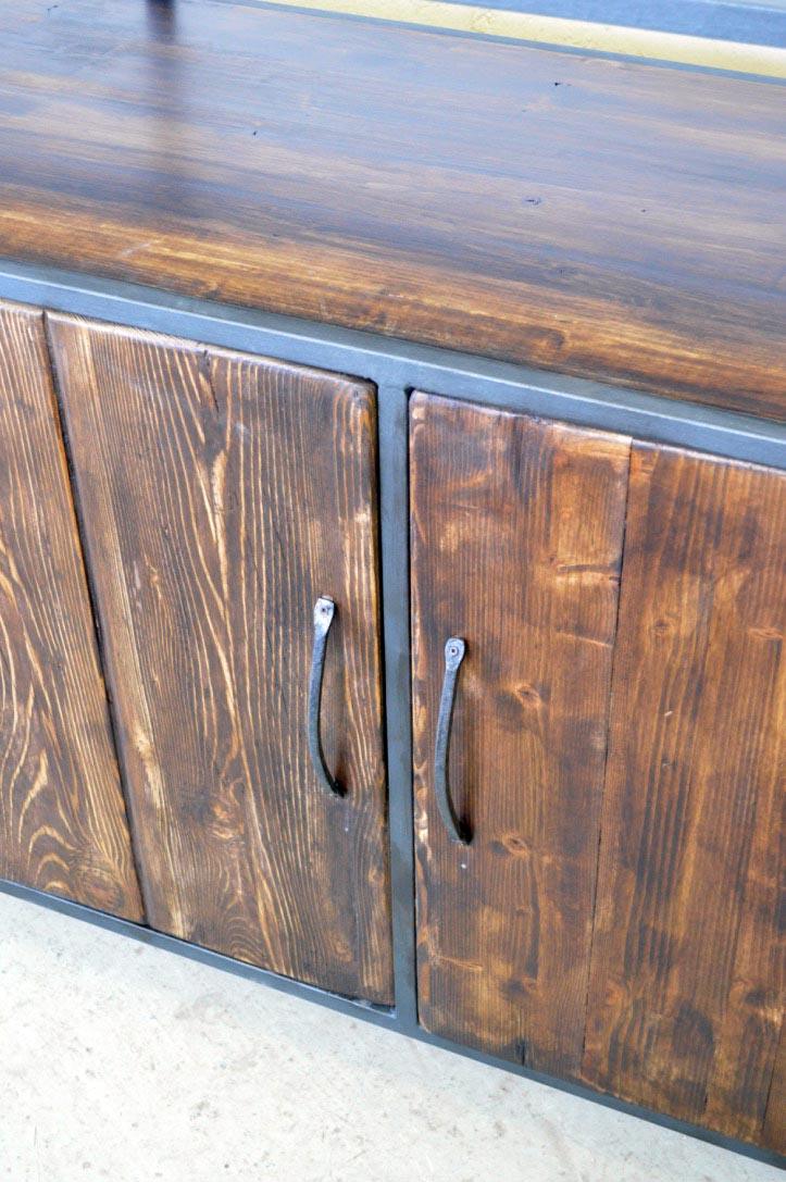 Credenza alta industrial ferro e legno finitura noce con ripiano - lapagoda.net