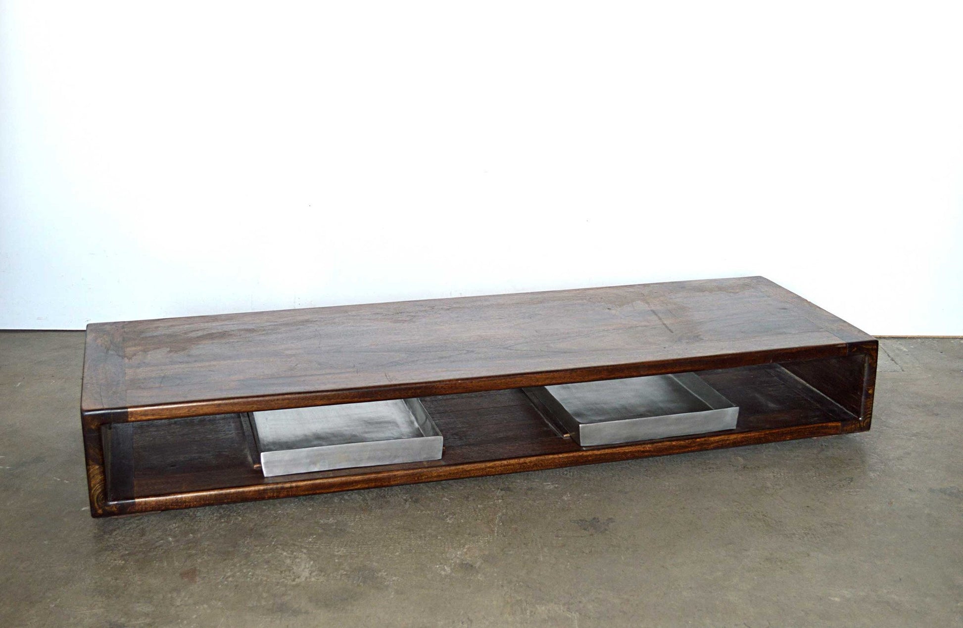 tavolo basso da caffe in Acacia mobili indiani online legno massello con piatto alluminio