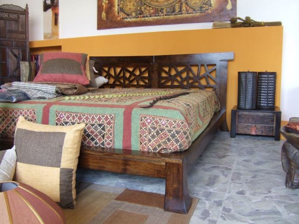 Letto Matrimoniale in Legno Massello Country Rustico con testata intagliata - lapagoda.net