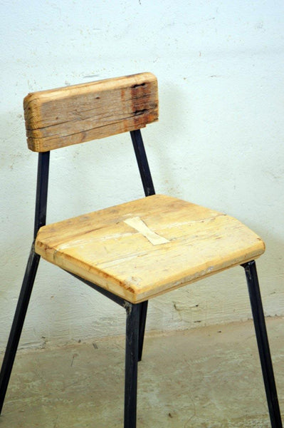 Sedia industrial vintage in legno riciclato e struttura in ferro